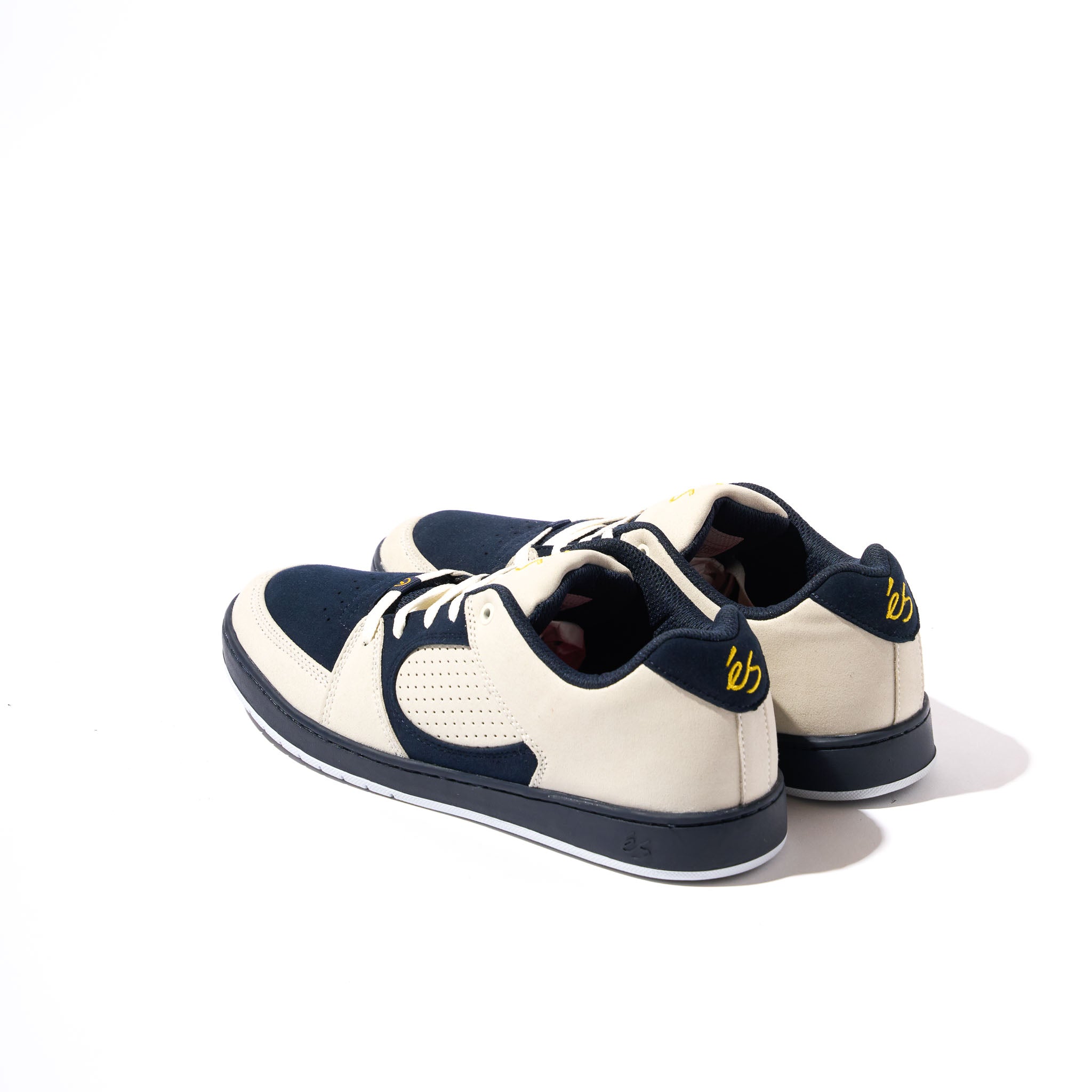 eŚ Accel Slim Shoes